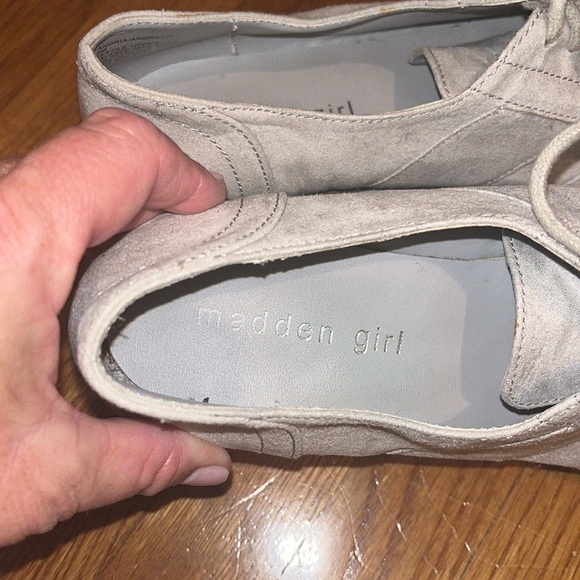 Madden Girl size 8 wedge loafers cream faux Suede - Picture 6 of 7